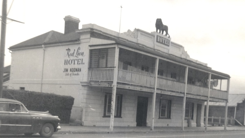 B0369 Red Lion Hotel Kilmore