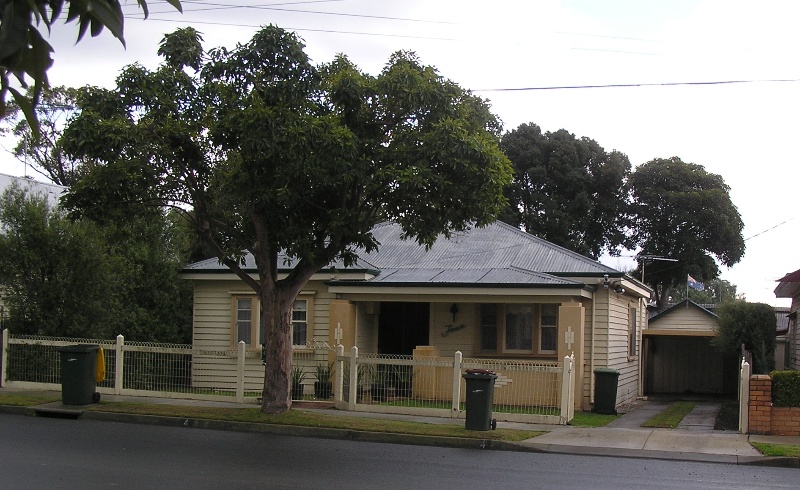 4 Waratah Street, Geelong West
