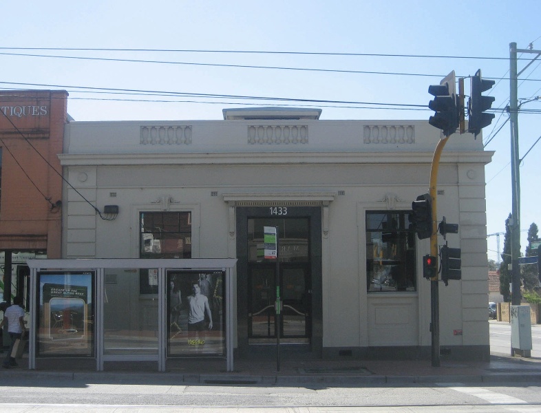 Former bank, 1433 Malvern Road