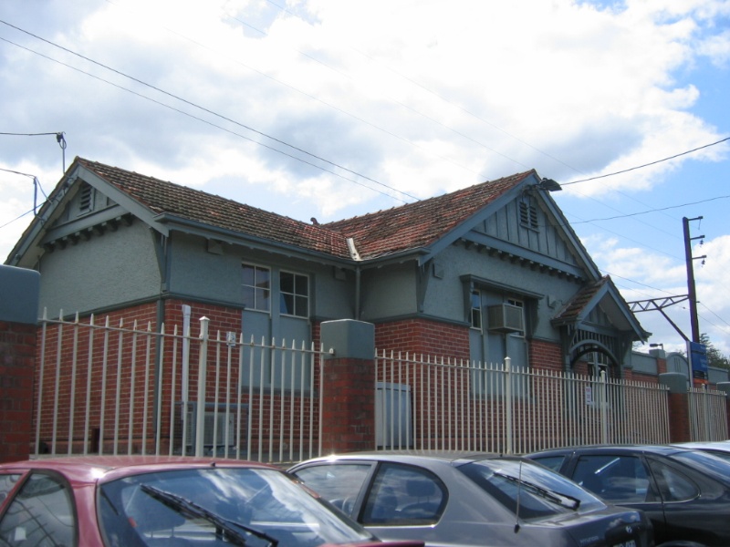 Ivanhoe Train Station