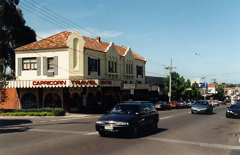 Ivanhoe Shopping Centre, east side