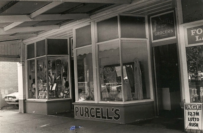 B4819 Pucell's Store Yea