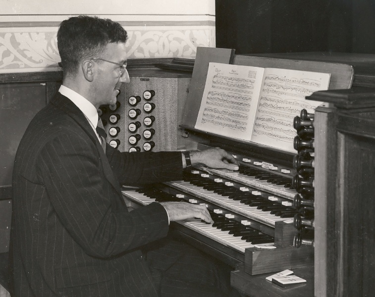 B3307 Organ at St Mary's Church of England