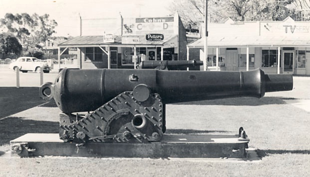 B1765 Cannon Town Hall Eaglehawk