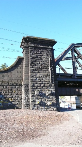 HO51(1) - Footscray Rail Bridge.jpg