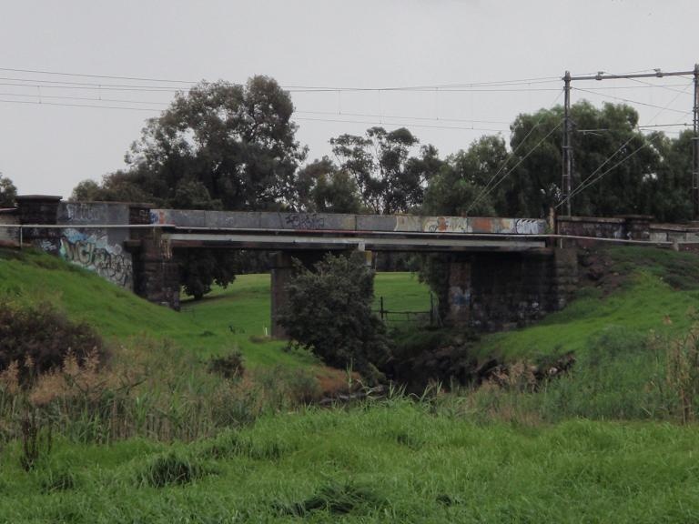 HO126 - Stony Creek Rail Bridge, Francis Street, Yarraville.JPG