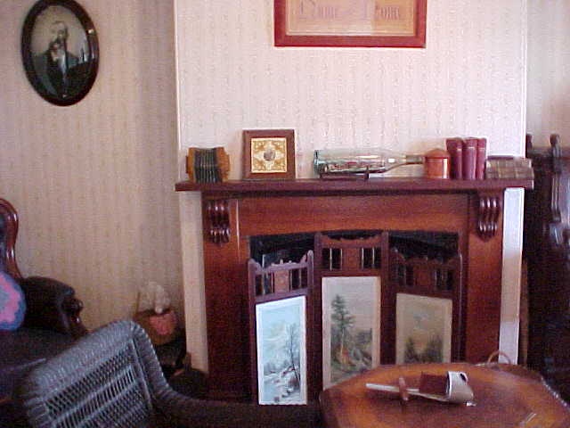h01520 lady bay lighthouse complex living room jun04 pm1