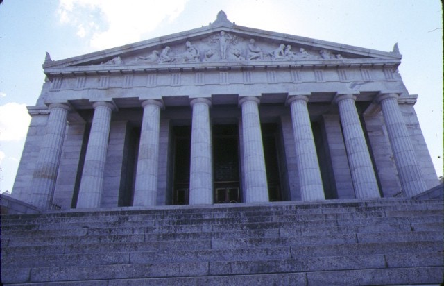 shrine of remembrance st kilda road melbourne front view of columns