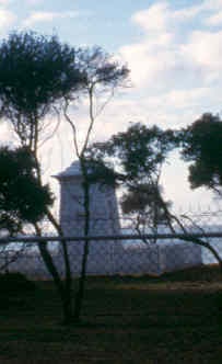 H02030 point nepean heatons monument