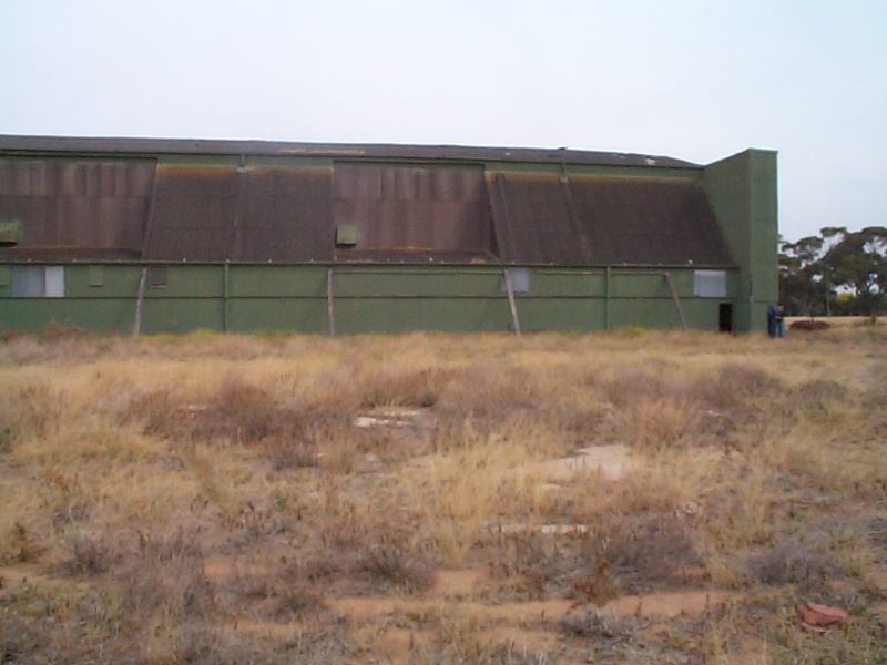 H01884 werribee satellite aerodrome2 feb2003