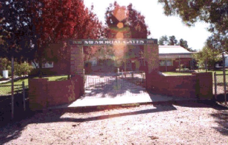Chiltern Primary School Memorial Gates