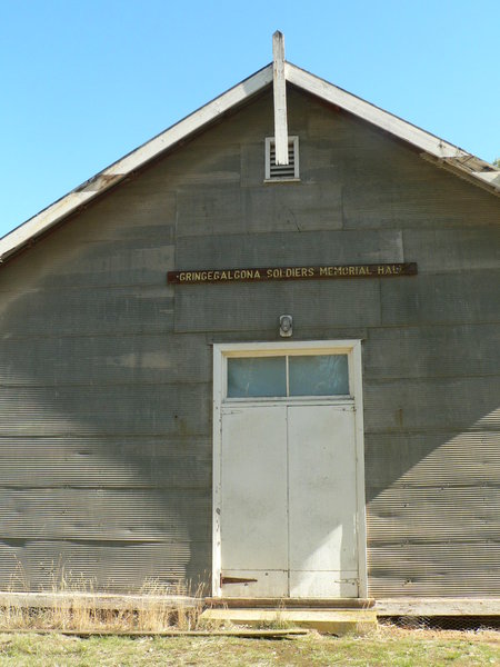 Gringegalgona Soldiers Memorial Hall - front entrance