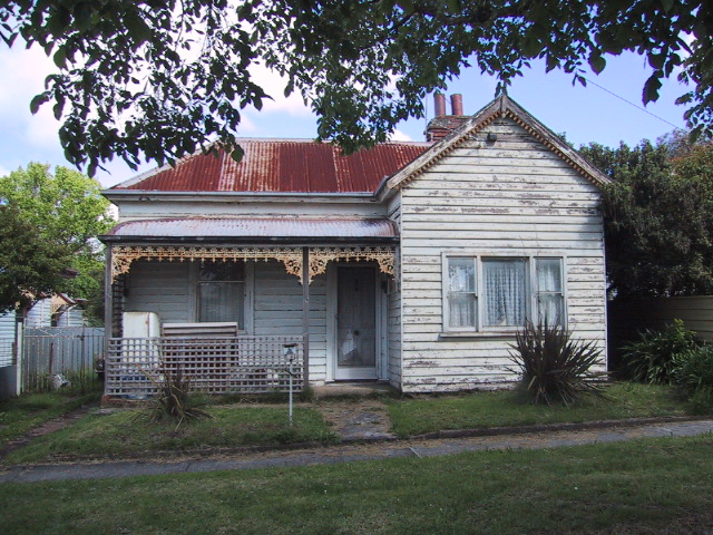 408 Ascot Street South