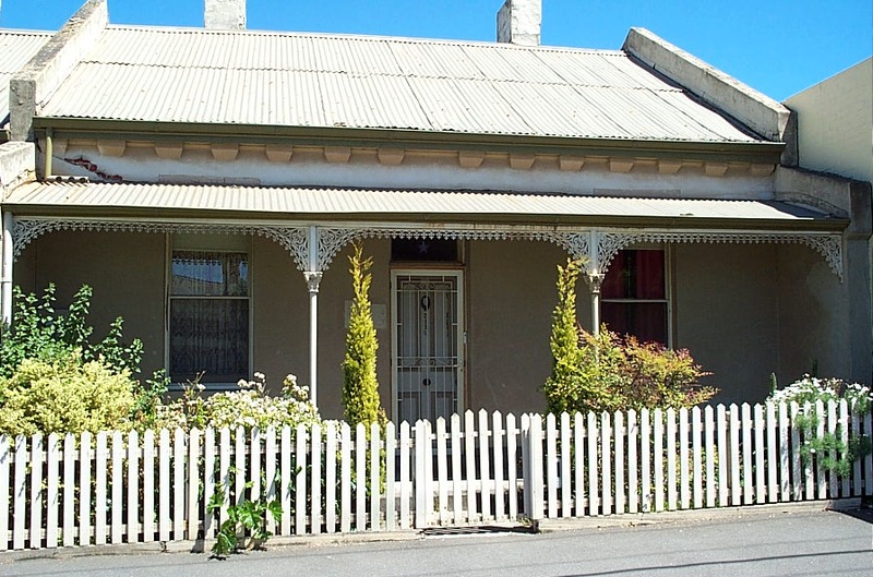 311 Lydiard Street North