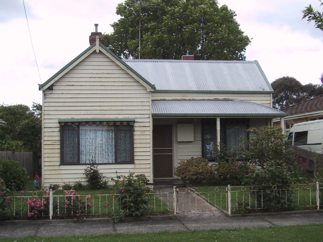 507 Ascot Street South