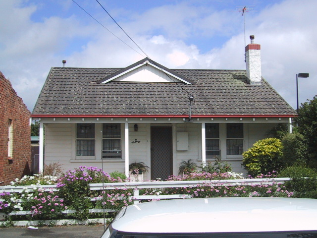 2 Ascot Street South