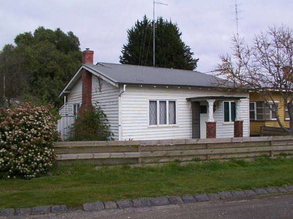 8 Haymes Crescent