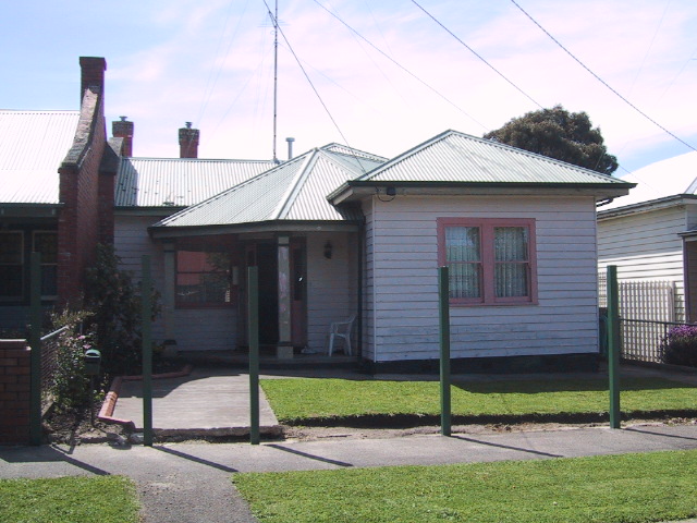 309 Ascot Street South