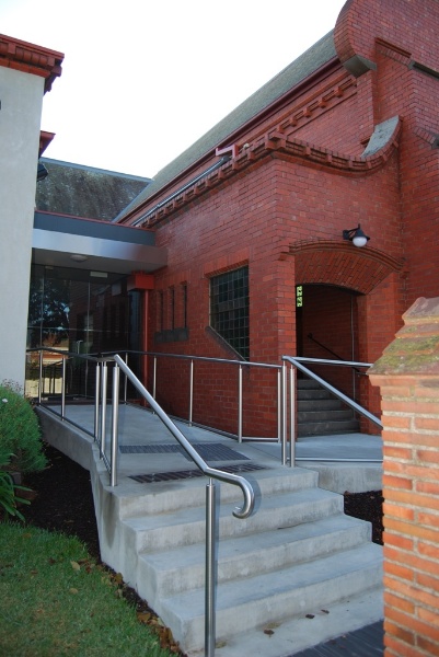 124816 Presbyterian Church Malvern new entrance 2010