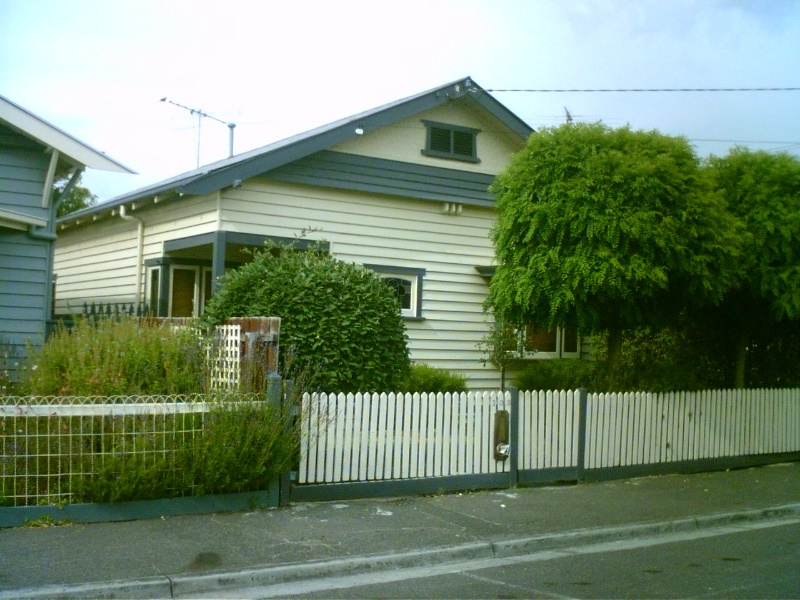 105 Waratah Street, Geelong West