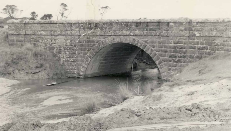 B1464 Bridge over Fiery Creek Eurambeen