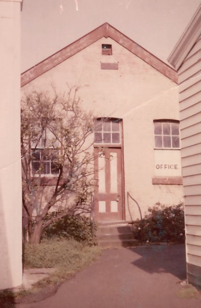 B2342 Old Schoolroom Newtown