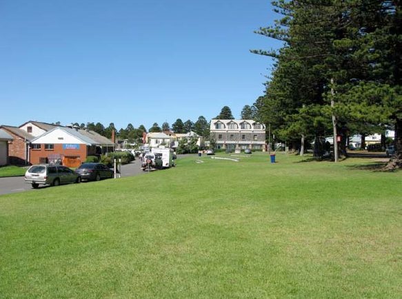 GENERAL VIEW OF THE GRASSED PUBLIC SPACE, 27 GIPPS STREET