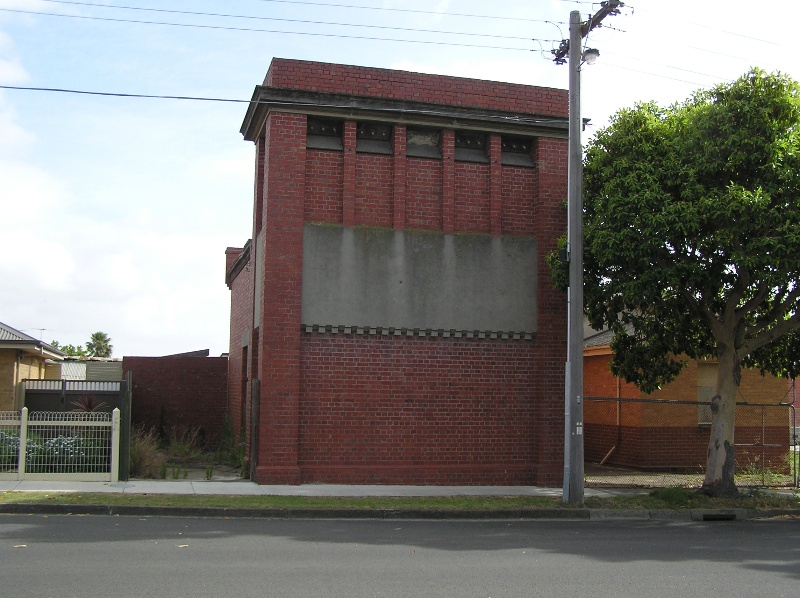 2 Waratah Street, Geelong West