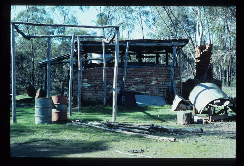 POOLES GULLY DAM EUCY DISTILLERY