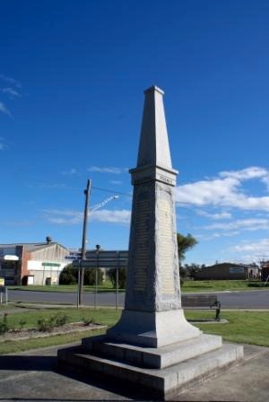 Longwarry War Memorial.jpg