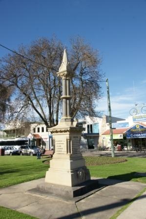 Bairnsdale Boer War Memorial.jpg