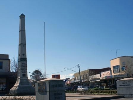 Warragul War Memorial.jpg