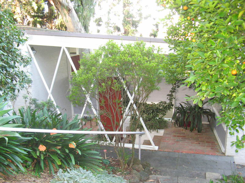 Snelleman House entrance porch