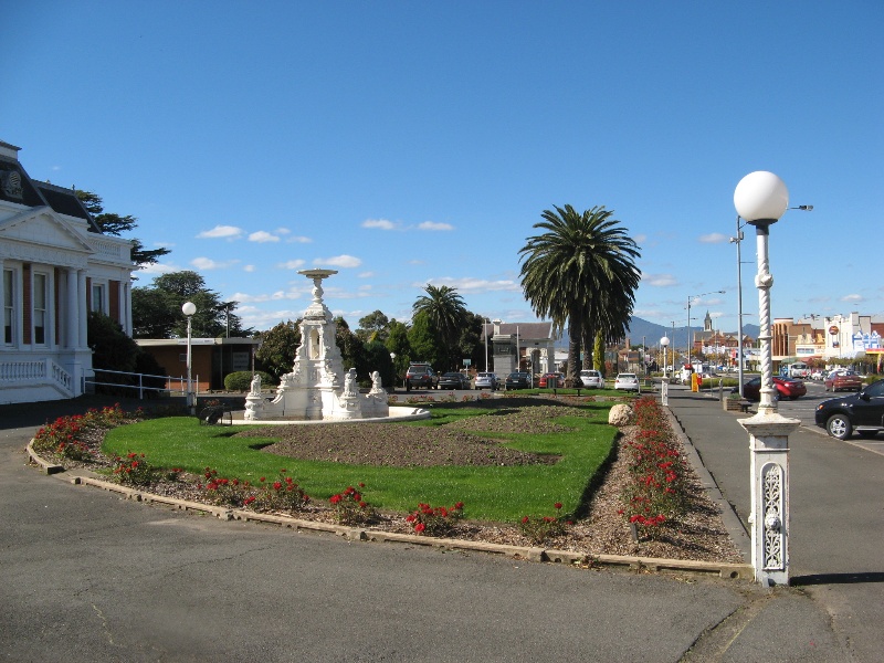 Ararat Civic Precinct Boer War Memorial lamp post and palms