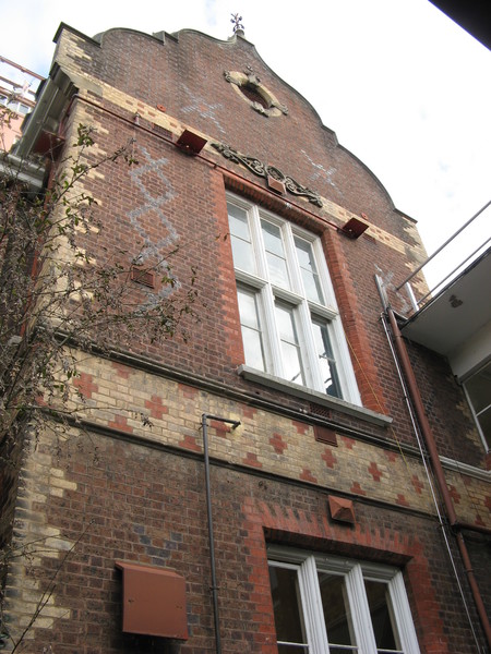 Alfred Hospital Aug 26 2011 KJ east gable.jpg