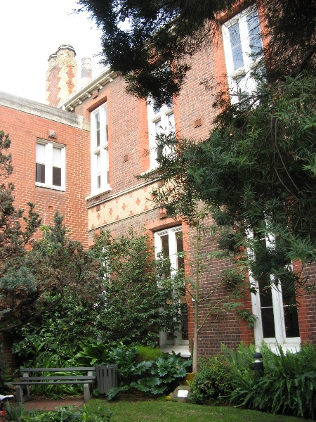 Alfred Hospital Aug 26 2011 KJ east side.jpg