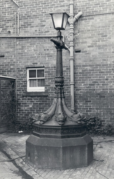 B1651 Lamp &amp; Stand 62 Wellington Parade East Melbourne