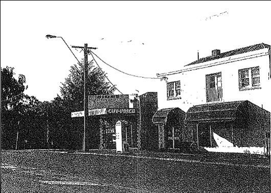 Ironbark township, showing one of its oldest buildings the former Roberts shop and residence at 54 Eaglehawk Road.