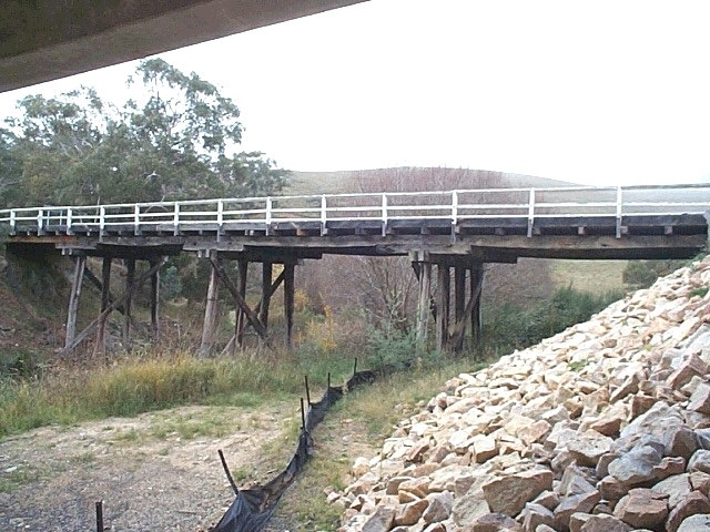 B6842 Jubilee Bridge side