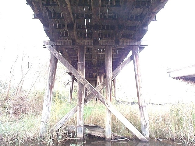 B6842 Jubilee Bridge Omeo piers