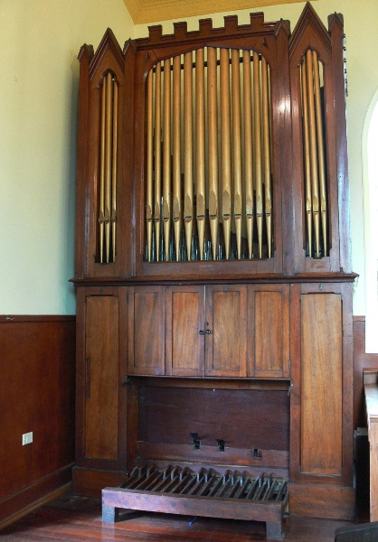 B2045 St Luke's Lutheran Church Pipe Organ