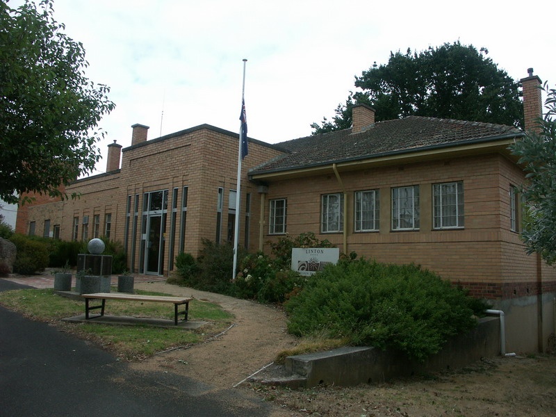 Former Shire of Grenville Offices &amp; War Memorial