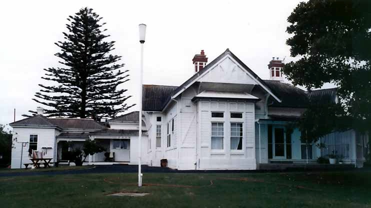 B2401 The Bungalow (1899)