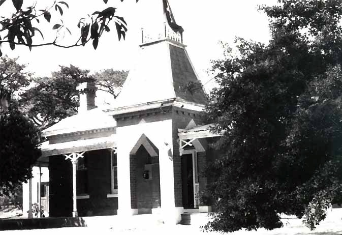 B2498 War Veteran's Home Drysdale