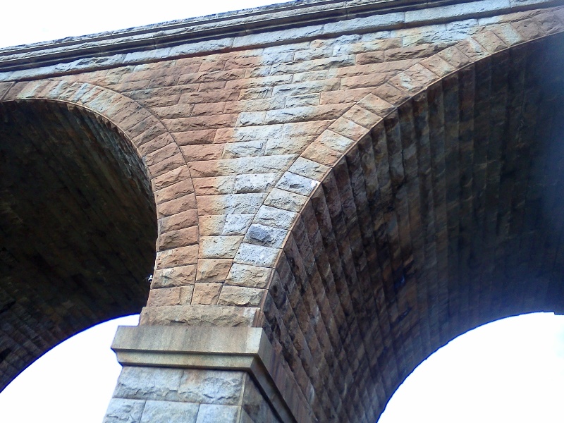 B2659 Railway Viaduct Harcourt 2012 detail