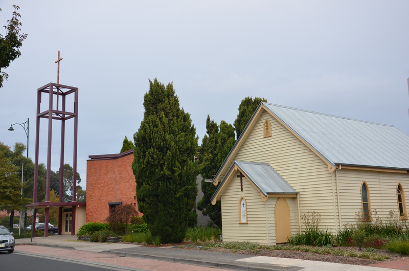 All Saints (former Christ Church) Mitcham, view of former church and 1958 church from north east, 2012.JPG
