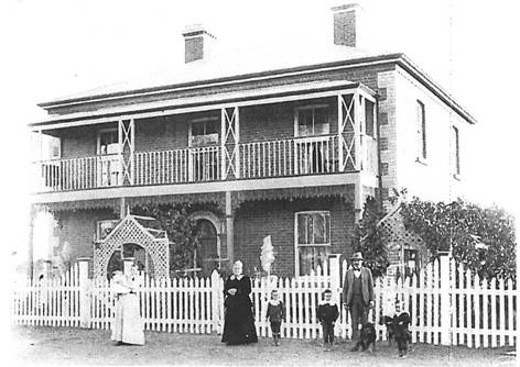 Ark Hall, c. 1890, with members of the Wallis family in the foreground (Source: North Goldfields Library, image 104).