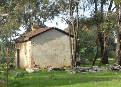 Kelly Cottage, the outbuilding as viewed from Caldow Road