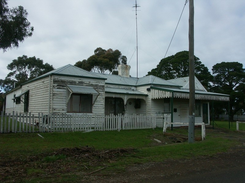 House (former Post Office &amp; Butcher Shop)