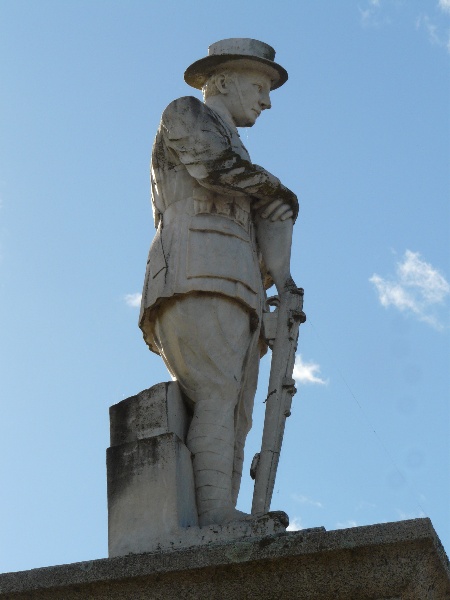 Benalla War Memorial 2.jpg